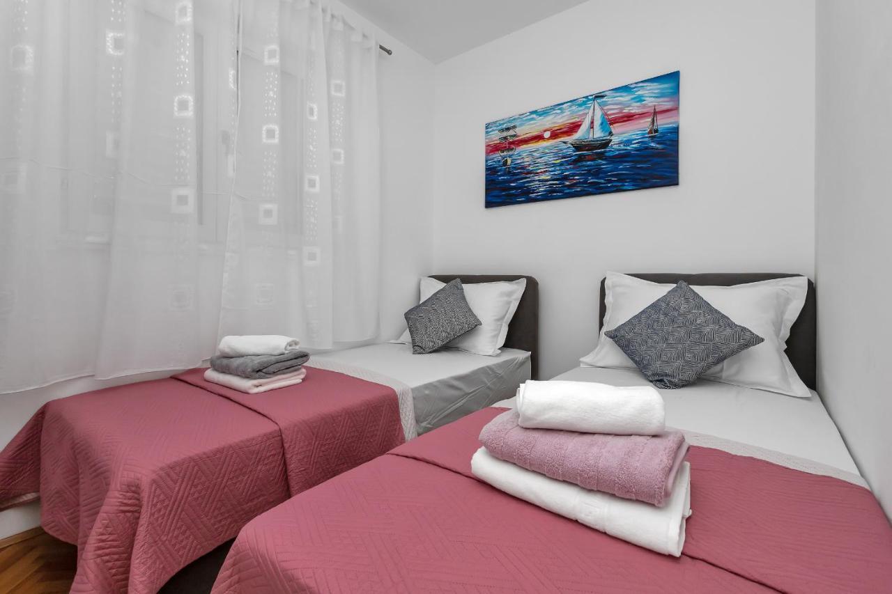 Bruno & Toni Deluxe Apartman Makarska Bagian luar foto